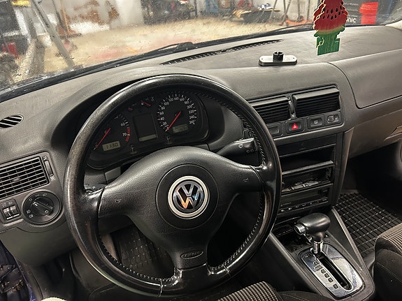 Volkswagen Golf IV 9 of 9