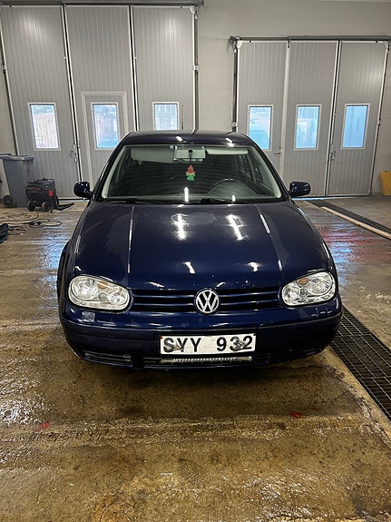 Volkswagen Golf IV 2 of 9