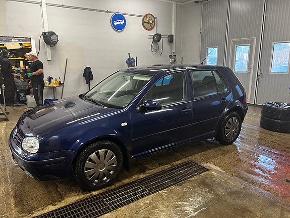 Volkswagen Golf IV 4 of 9