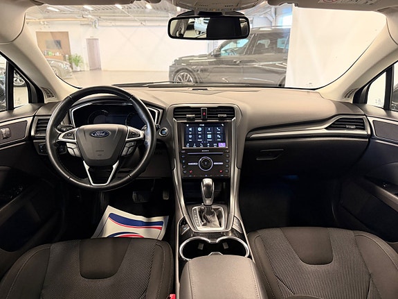 Ford Mondeo 14 of 19