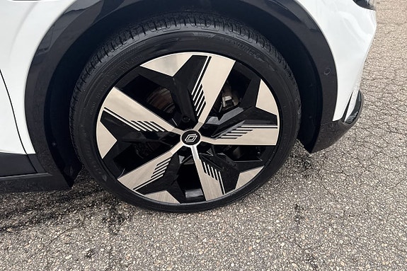Renault Megane E-Tech 14 of 24