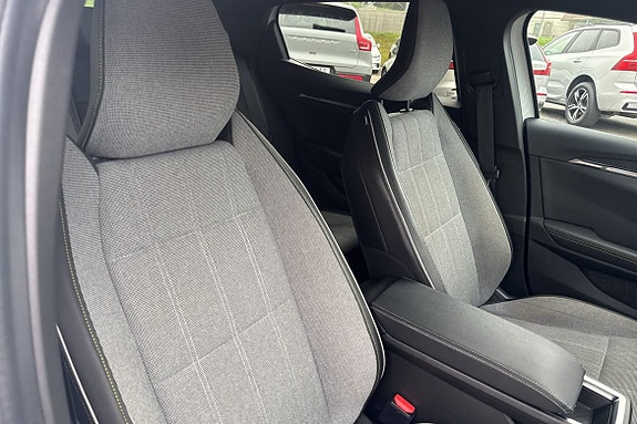 Renault Megane E-Tech 11 of 24