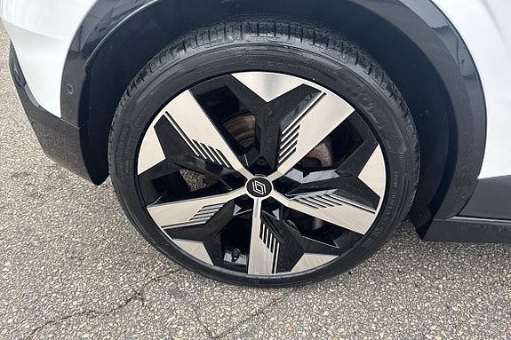 Renault Megane E-Tech 13 of 24