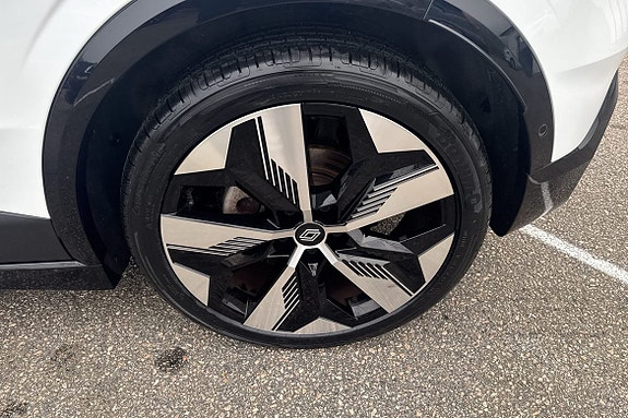 Renault Megane E-Tech 16 of 24