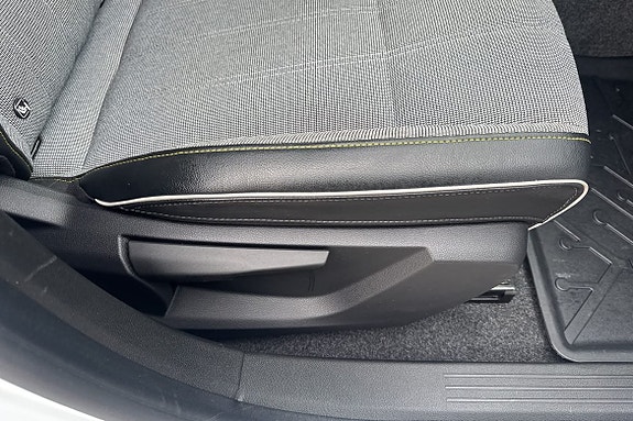 Renault Megane E-Tech 9 of 24