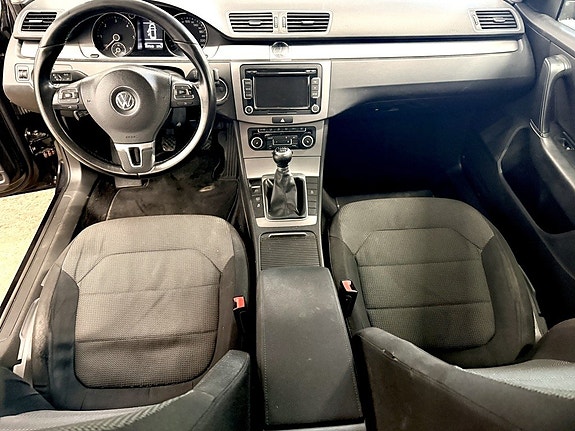 Volkswagen Passat 8 of 11