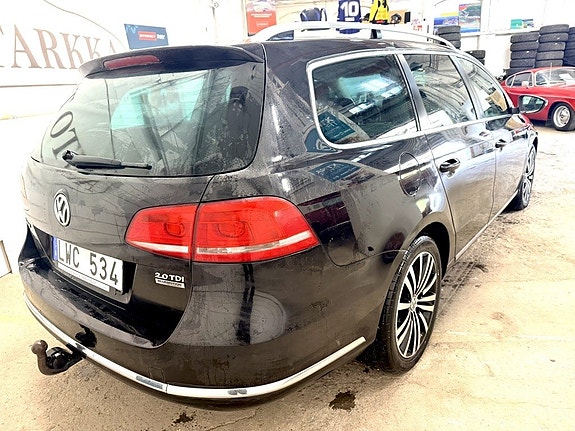 Volkswagen Passat 5 of 11