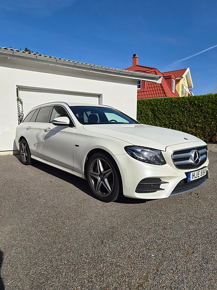 Mercedes-Benz E300 de 6 of 7