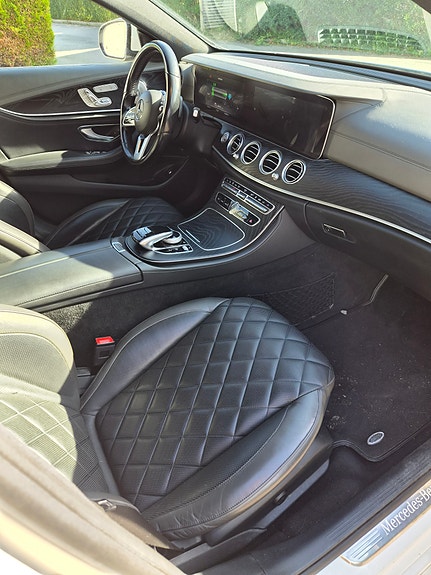 Mercedes-Benz E300 de 4 of 7