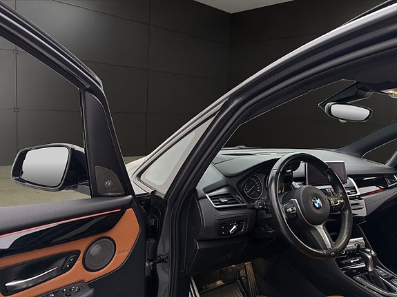 BMW 225xe 10 of 30