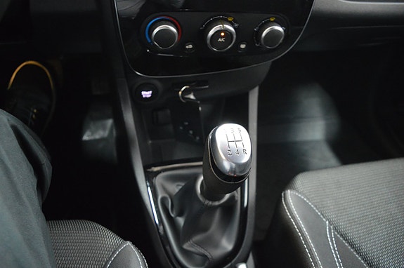 Renault Clio 16 of 20