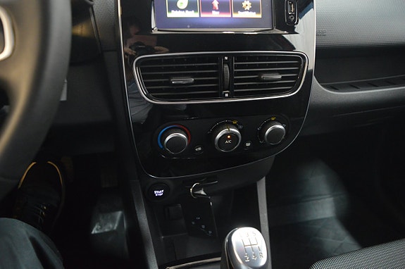 Renault Clio 15 of 20