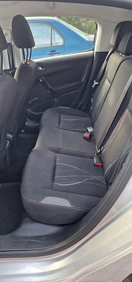 Peugeot 208 10 of 11