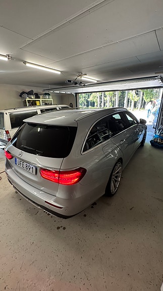 Mercedes-Benz E220 3 of 15