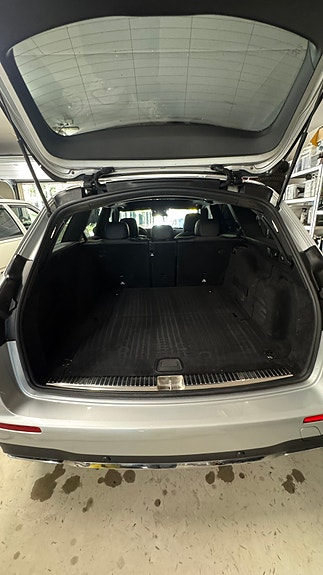 Mercedes-Benz E220 4 of 15