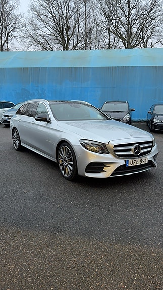 Mercedes-Benz E220 13 of 15