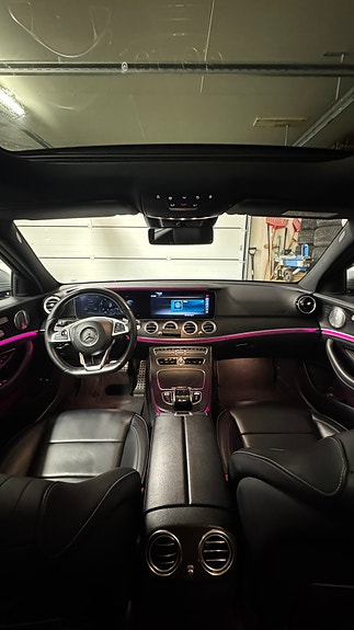 Mercedes-Benz E220 5 of 15