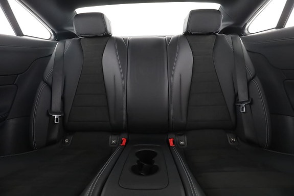 Mercedes-Benz E200C 16 of 30