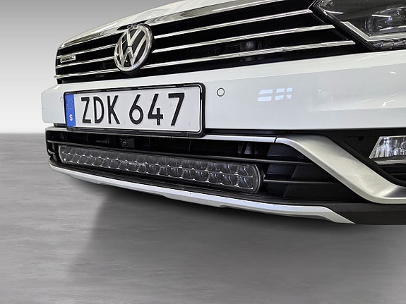 Volkswagen Passat Alltrack 16 of 17