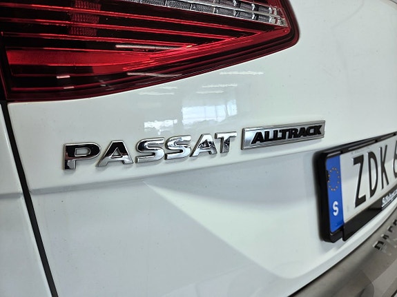 Volkswagen Passat Alltrack 14 of 17
