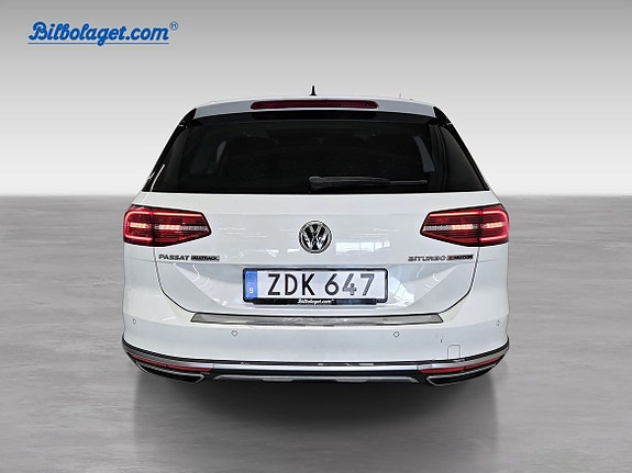Volkswagen Passat Alltrack 4 of 17