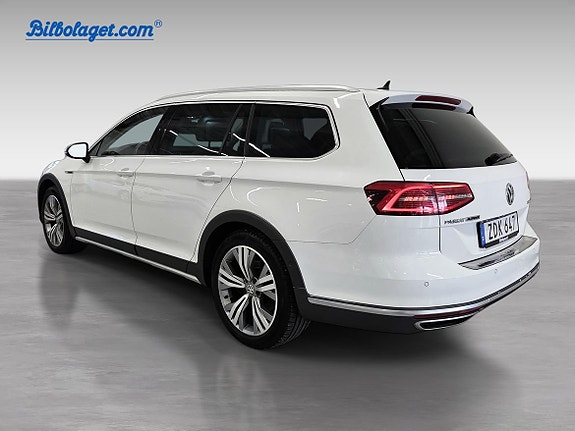 Volkswagen Passat Alltrack 3 of 17