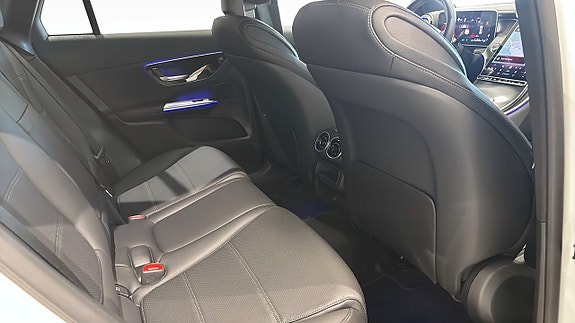 Mercedes-Benz GLC300 e 10 of 12
