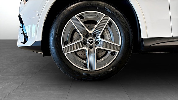 Mercedes-Benz GLC300 e 12 of 12