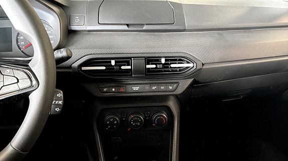 Dacia Sandero 12 of 12
