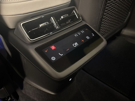 Polestar 4 11 of 13