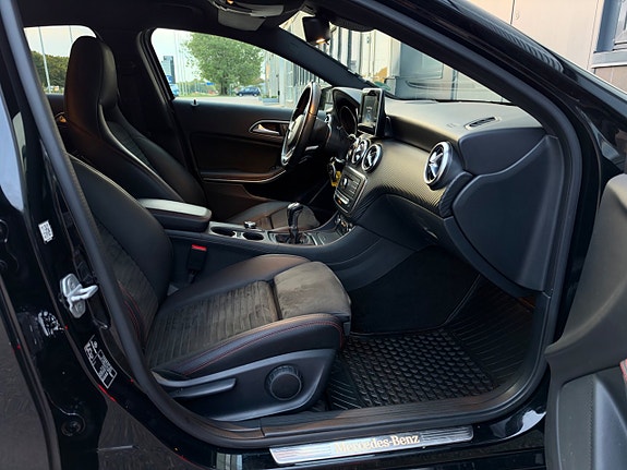Mercedes-Benz A180 8 of 23