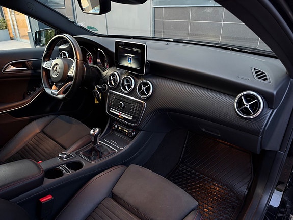 Mercedes-Benz A180 9 of 23