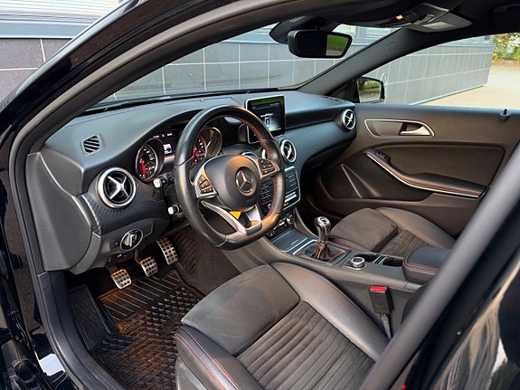 Mercedes-Benz A180 11 of 23