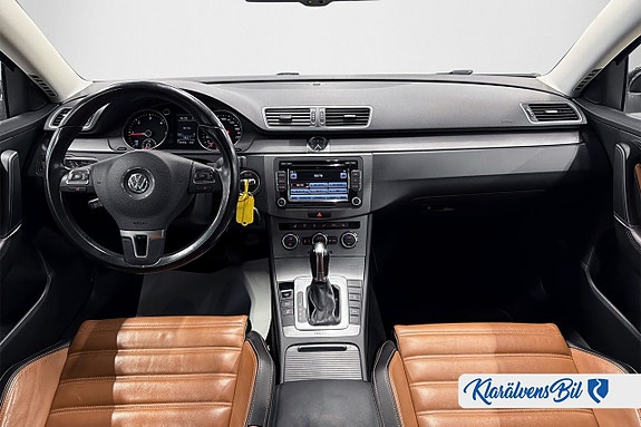 Volkswagen Passat 9 of 17