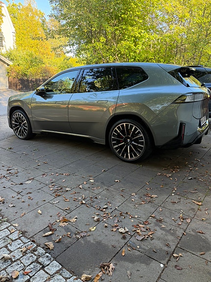 BMW iX3 2 of 5