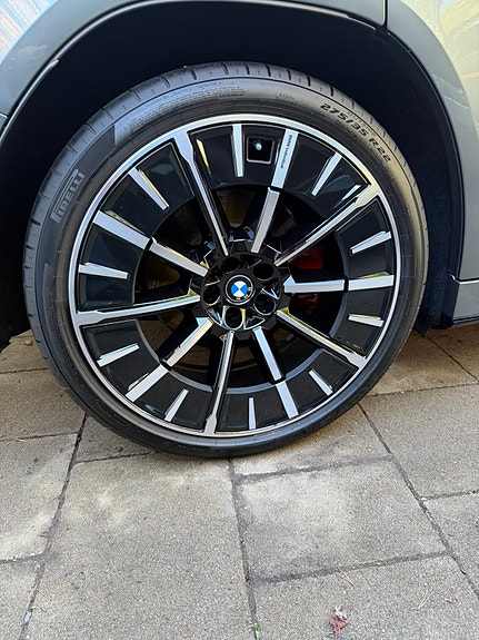 BMW iX3 4 of 5