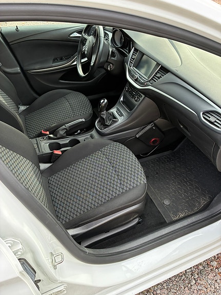 Opel Astra 8 of 14