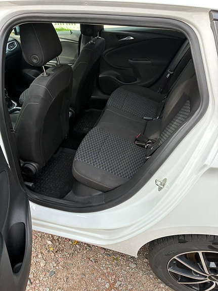 Opel Astra 9 of 14