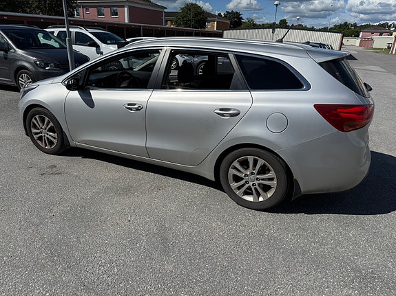 Kia Ceed 2 of 6