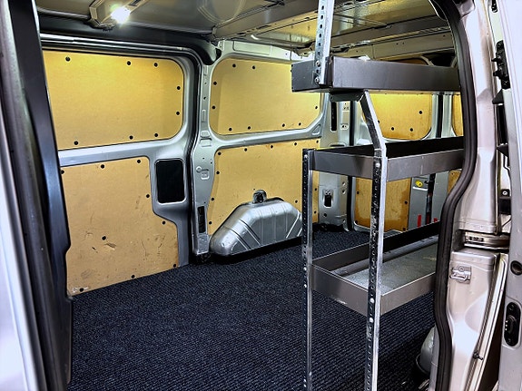 Ford Transit Custom 10 of 14