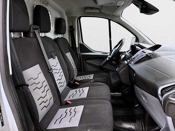 Ford Transit Custom 10 of 13
