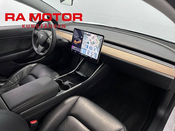 Tesla Model 3 14 of 18
