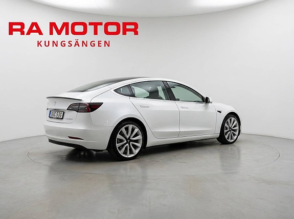 Tesla Model 3 5 of 18