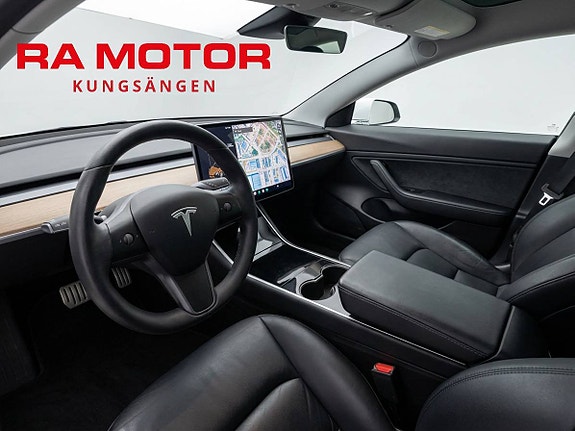 Tesla Model 3 10 of 18