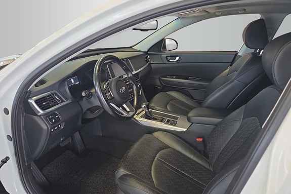 Kia Optima 10 of 16