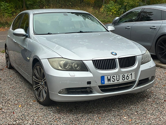 BMW 325i 2 of 4