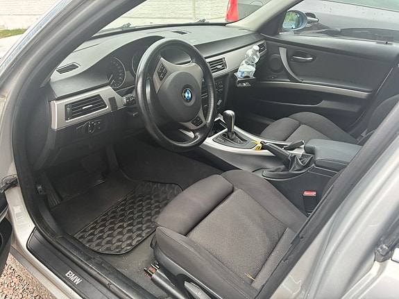 BMW 325i 4 of 4