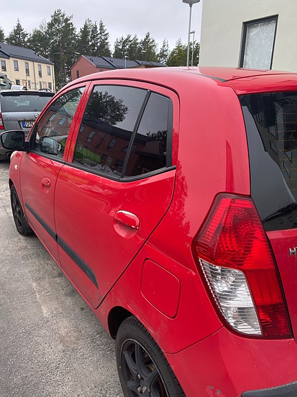 Hyundai i10 4 of 8