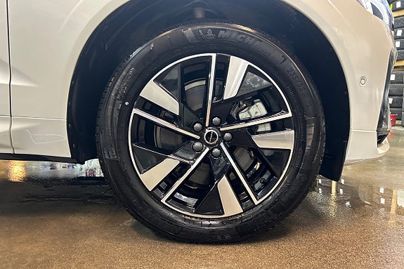 Volvo XC60 17 of 21