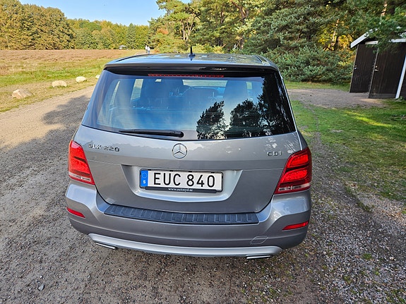 Mercedes-Benz GLK220 4 of 8